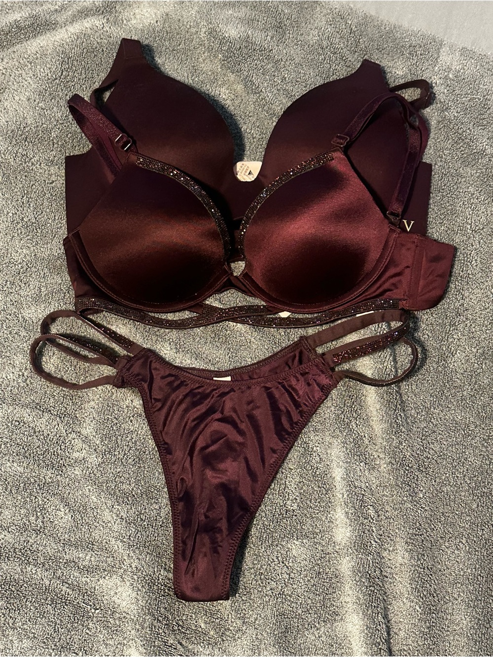 VS Victorias Secret 2 Bra’s + Panty Set